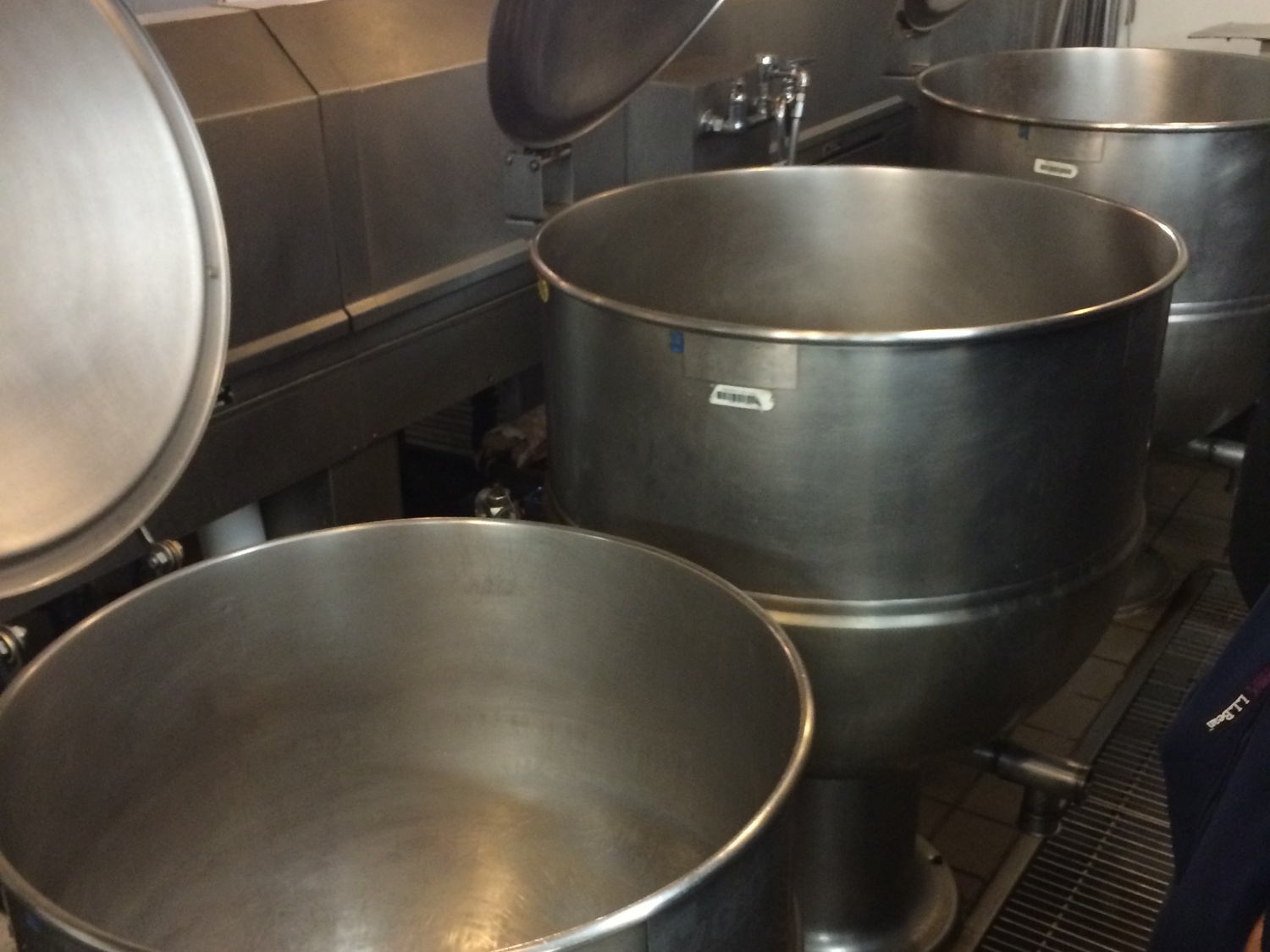 This is how the university makes soup—imagine this vat filled with TomBasRav.
