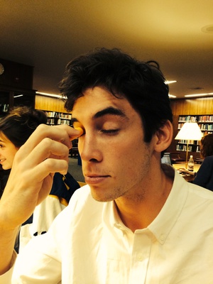 Cover image for Confessions of a Harvard “Beez-er”