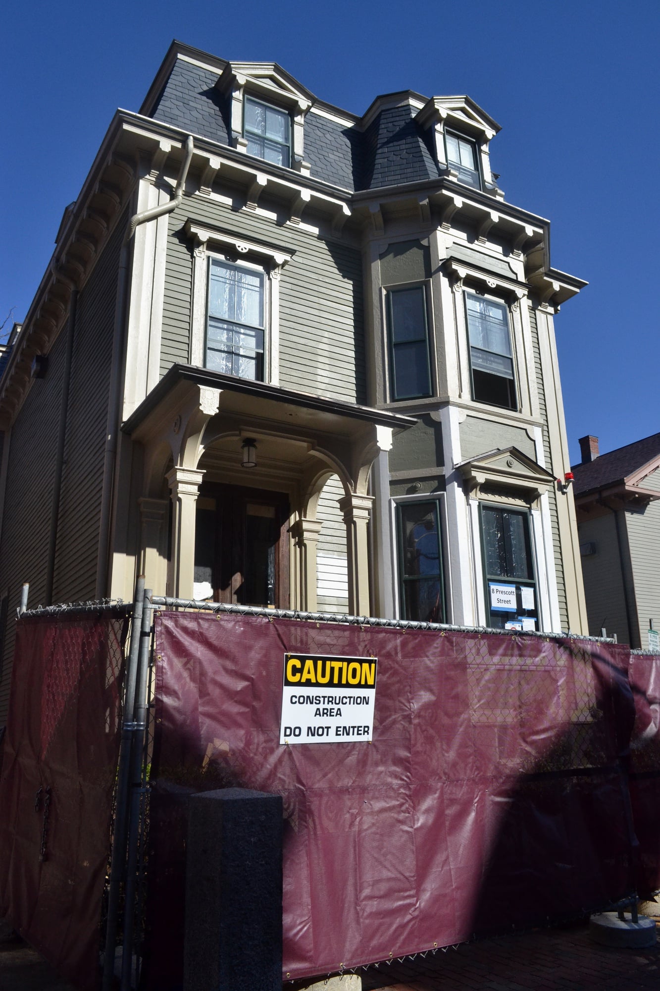 The building at 8 Prescott Street will be the temporary residence for House Masters whose dormitories are undergoing renovation. 