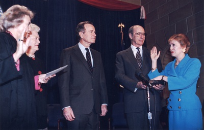 Cover image for Barbara Hackman Franklin HBS '64, Former Secretary of Commerce 