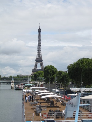 Cover image for paris_leaving