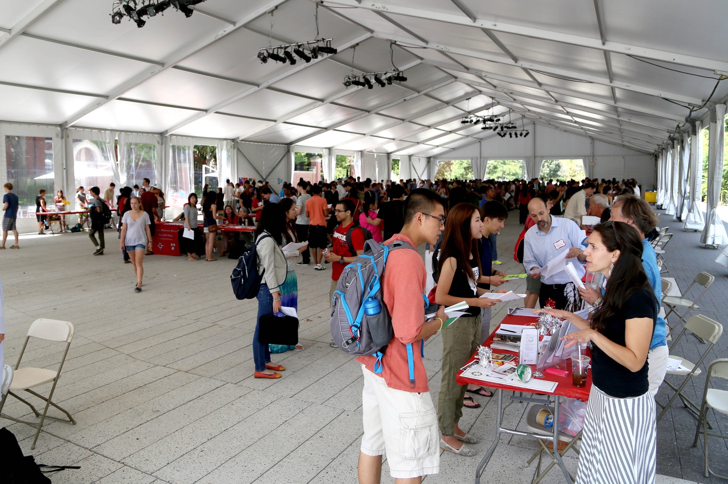 Students and department representatives gather at the Academic Fair on the Science Center Plaza on Friday afternoon. The annual fair held during Opening Days gives freshmen the opportunity to explore different departments.