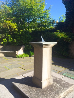 Cover image for Artistic Guide to Harvard: Sunny Study Spots