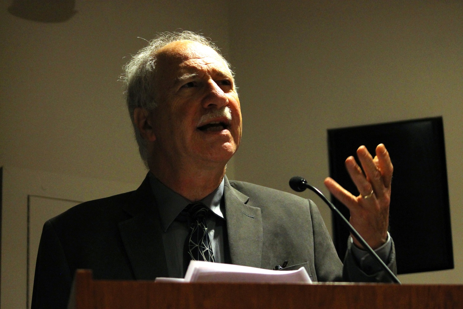 Martin E. Jay, University of Berkeley professor of history, compares the childhoods of Walter Benjamin and Isaiah Berlin, major Jewish philosophers and intellectuals at the Center for European Studies on Monday.
