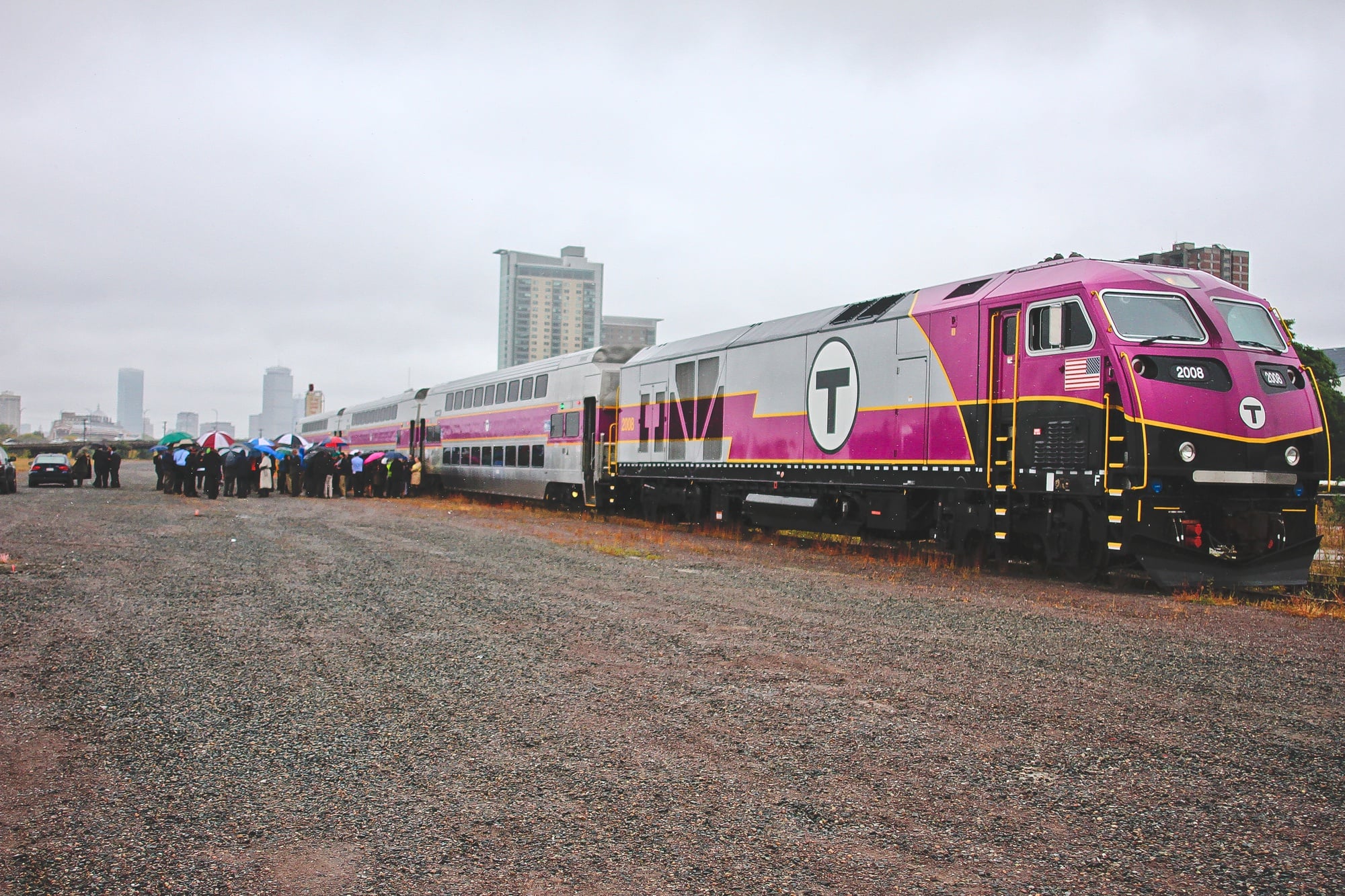 Governor Deval L. Patrick ’78, Boston Mayor Marty Walsh, and several transportation officials announced on Tuesday afternoon plans to build a new commuter rail station at the Harvard-owned Beacon Park Rail Yard in Allston.