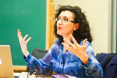 Cover image for Scholar Discusses Democracy in Islamic States