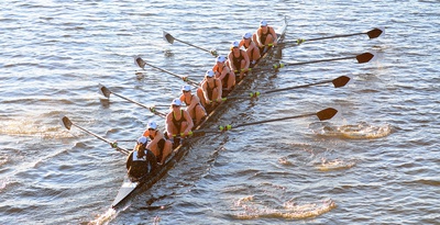 Cover image for Women's Crew Strokes Toward Spring