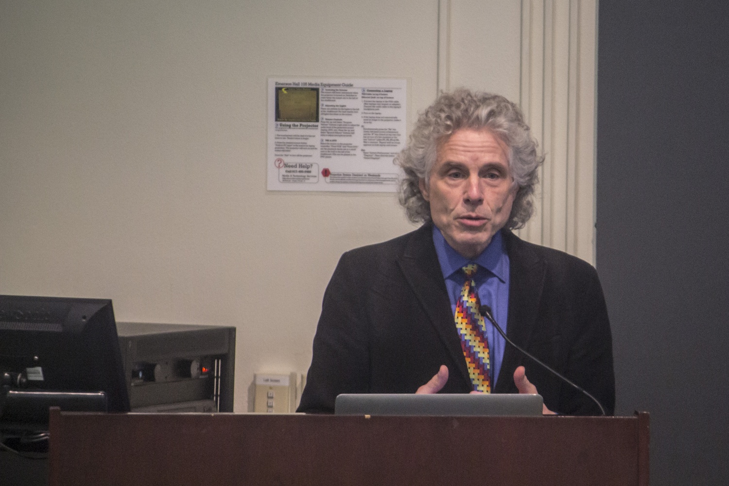 Harvard College Prof. Steven A. Pinker engaged in a conversation about the transcendence of the humanities and sciences with Edgar Pierce Prof. Susanna C. Siegel in light of the recent discussions about the importance of the humanities compared to the sciences.