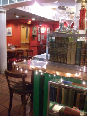 Cover image for Off the Beaten Path: Restaurant Guide to Freshman Parents’ Weekend