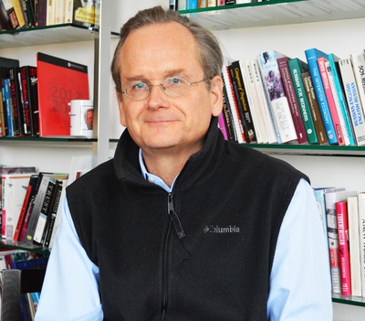 Cover image for Professor Lawrence Lessig