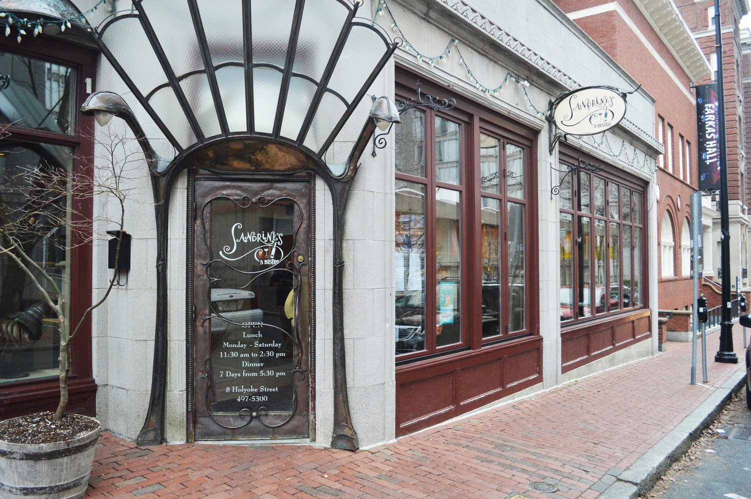Sandrine's, currently occupying 8 Holyoke Street, has announced that it will be closing its doors.