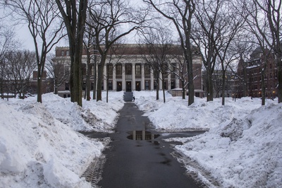 Cover image for Harvard Runners Battle Winter Weather 