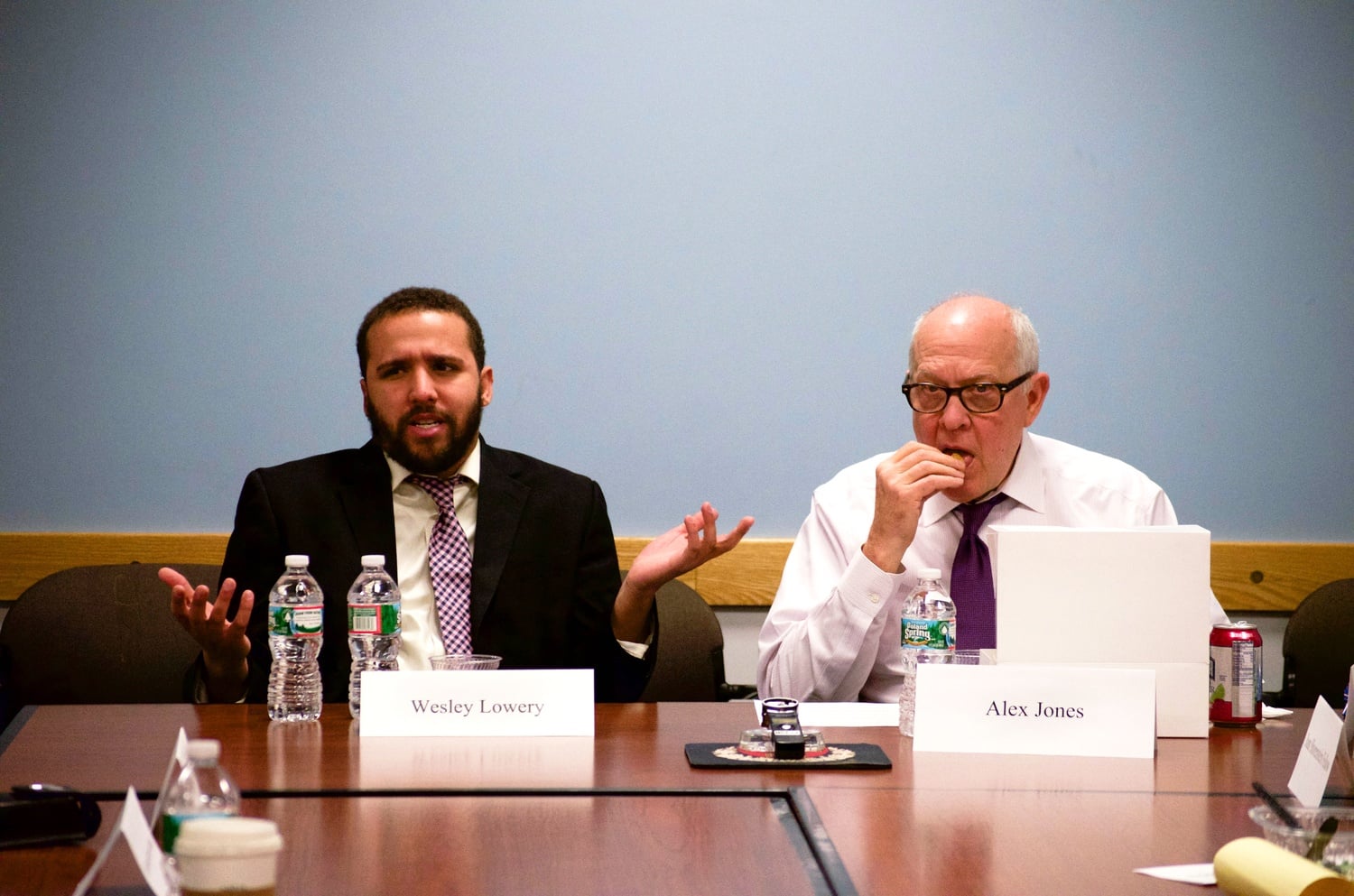 Wesley Lowery, left, discusses his experiences reporting on Ferguson and the resulting national reaction. Next to him is Pulitzer prize winning journalist and director of the Shorenstein Center on Media, Politics and Public Policy at the Harvard Kennedy School of Government, Alex S. Jones, asking questions.