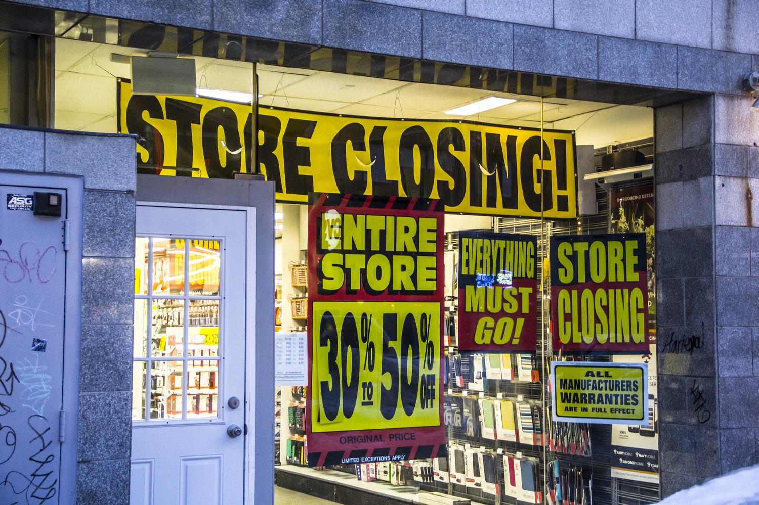 After Radioshack filed for Chapter 11 bankruptcy protection on Feb. 5, 2015, the company will close 1,784 stores across the country. The Radioshack located in Harvard Square will be one of three in Cambridge that will be closed by the end of the month. 
