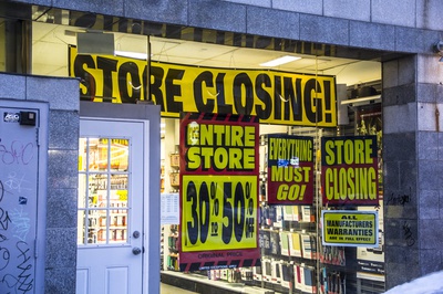 Cover image for RadioShack Store Closing as Part of Retailer Restructuring