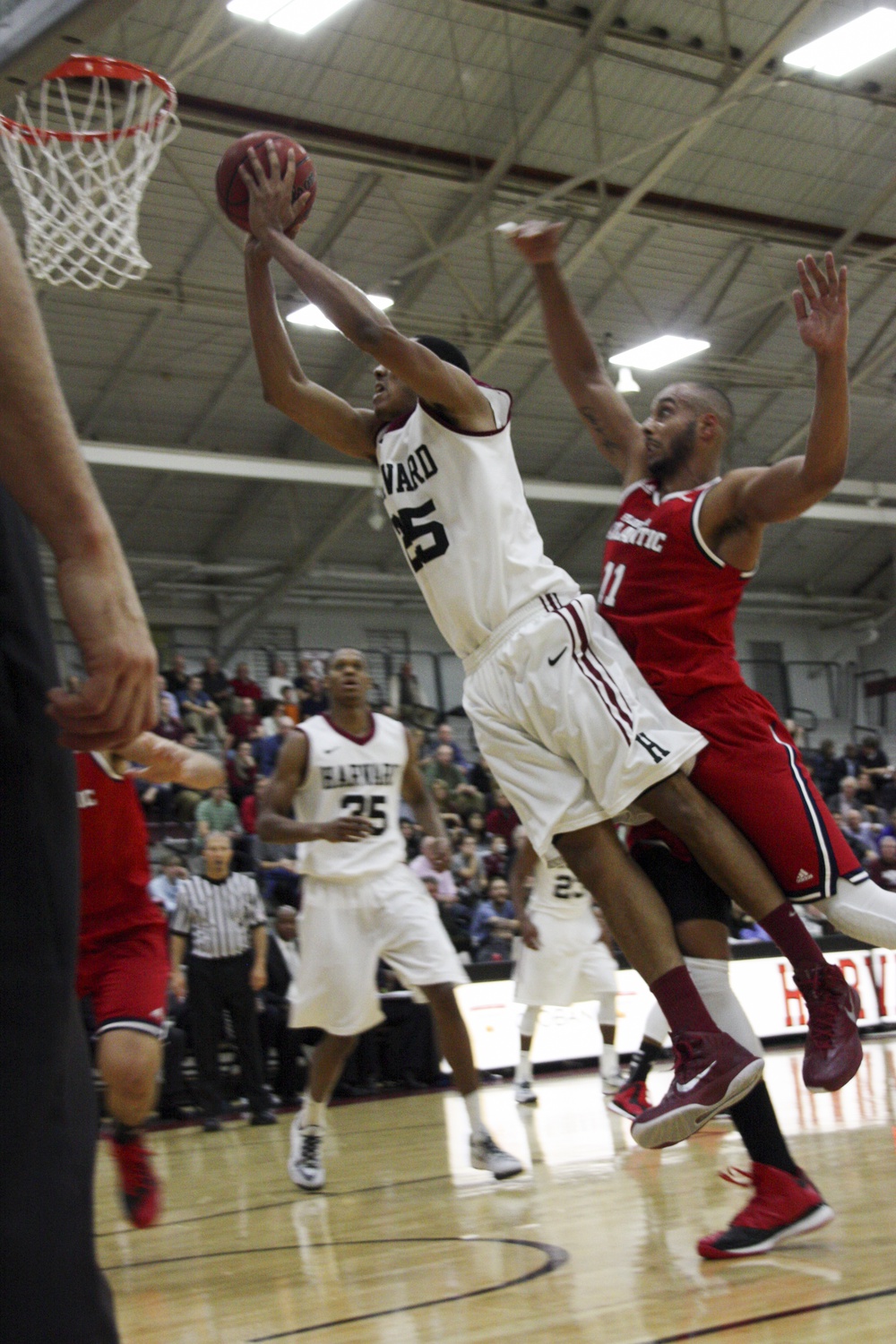 Harvard win, 71-49