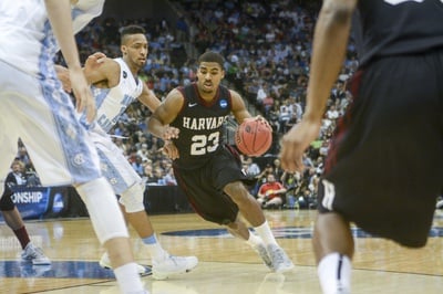 Cover image for Athlete of the Week: Saunders Nearly Wills Men's Basketball to Tourney Win