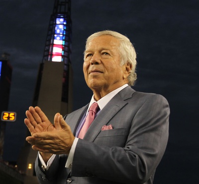 Cover image for Robert K. Kraft HBS '65: Business Leader and Family Man