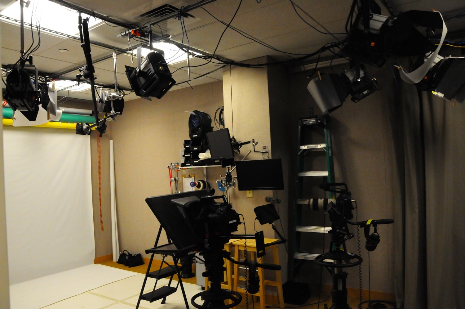 Professors film in the HarvardX studio.

