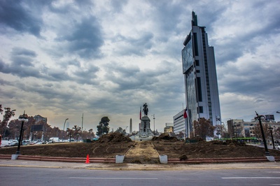 Cover image for Plaza Baquedano