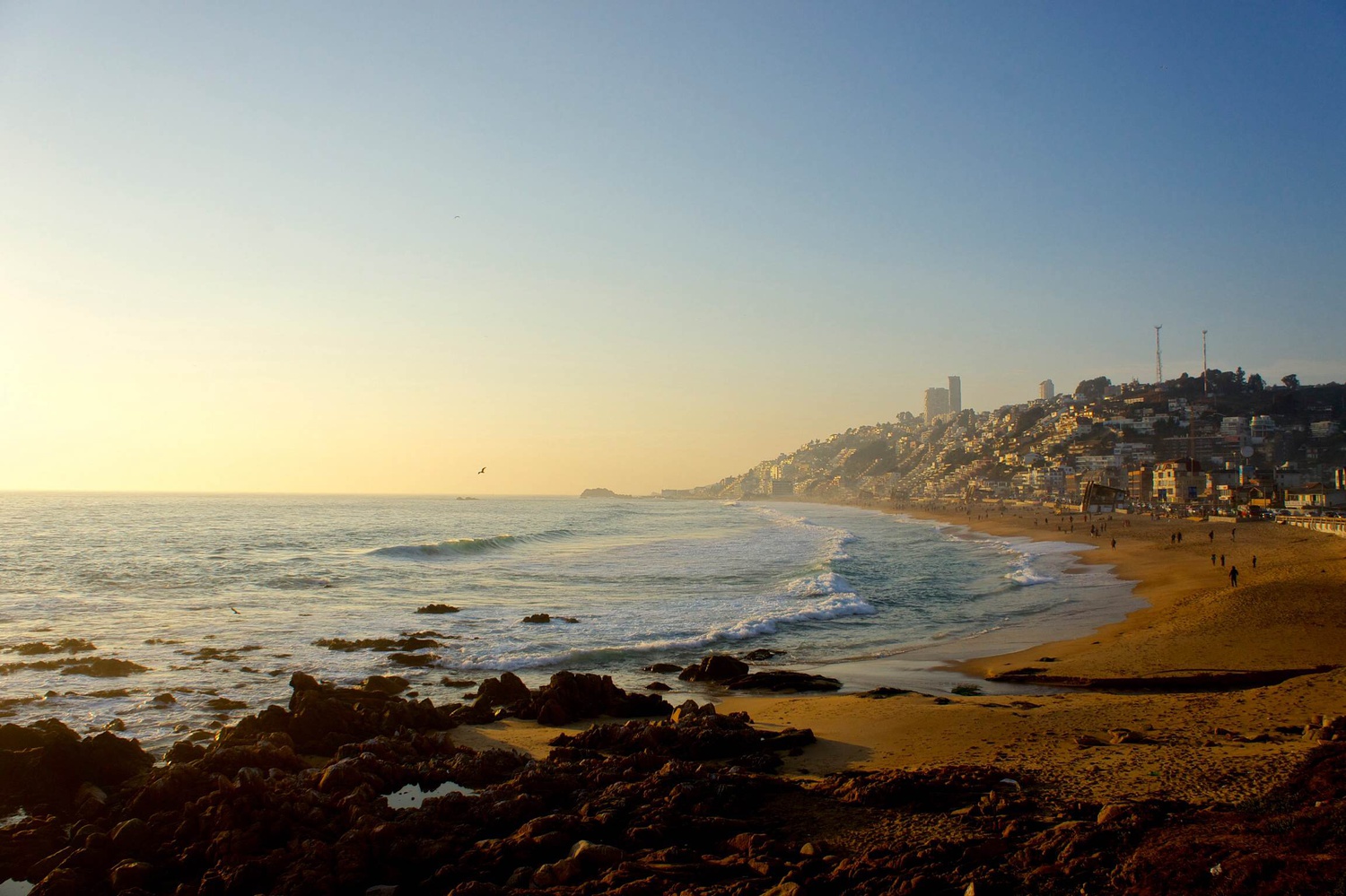 A view at sunset of the Playa de Reñaca, a popular beach in the Reñaca section of Viña del Mar.