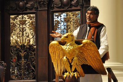 Cover image for Nobel Laureate Satyarthi Accepts Harvard Humanitarian Award