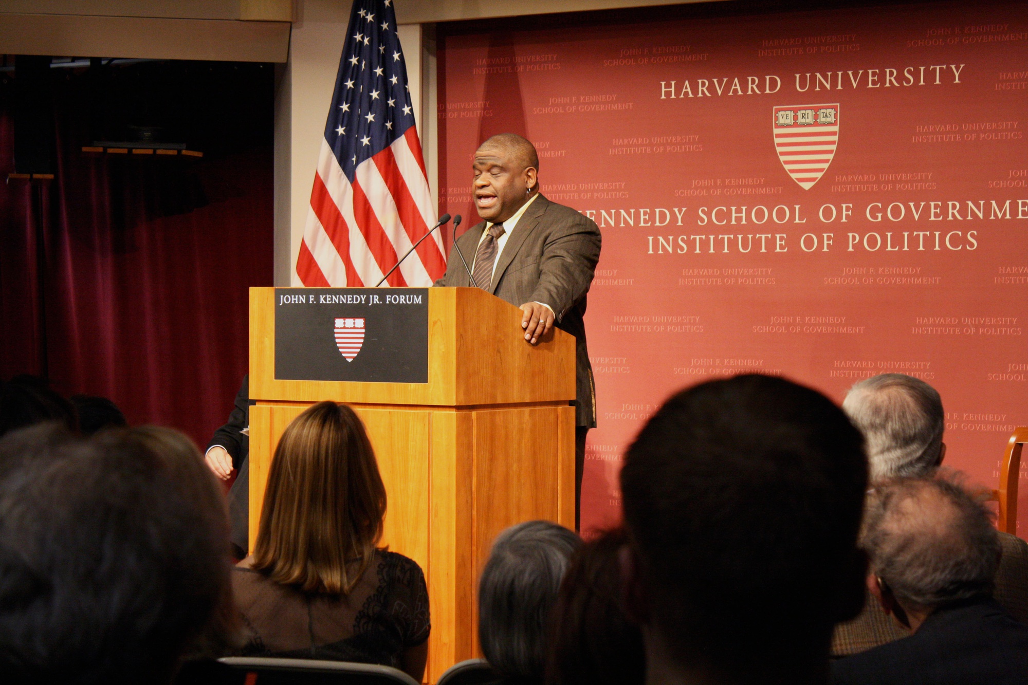 Gary Younge, 2015 David Nyhan Prize Winner for Political Journalism, speaks about the role of journalism to a crowd assembled at the John F. Kennedy Jr. Forum on Thursday evening.
