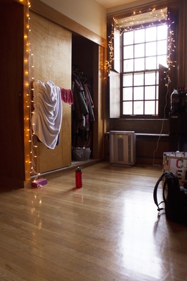 Cover image for Hollis Hall 28 (2014)