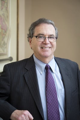 Cover image for Medical School Dean to Step Down