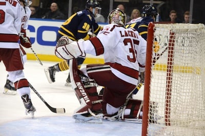 Cover image for Men's Hockey Routed by Last-Place Clarkson