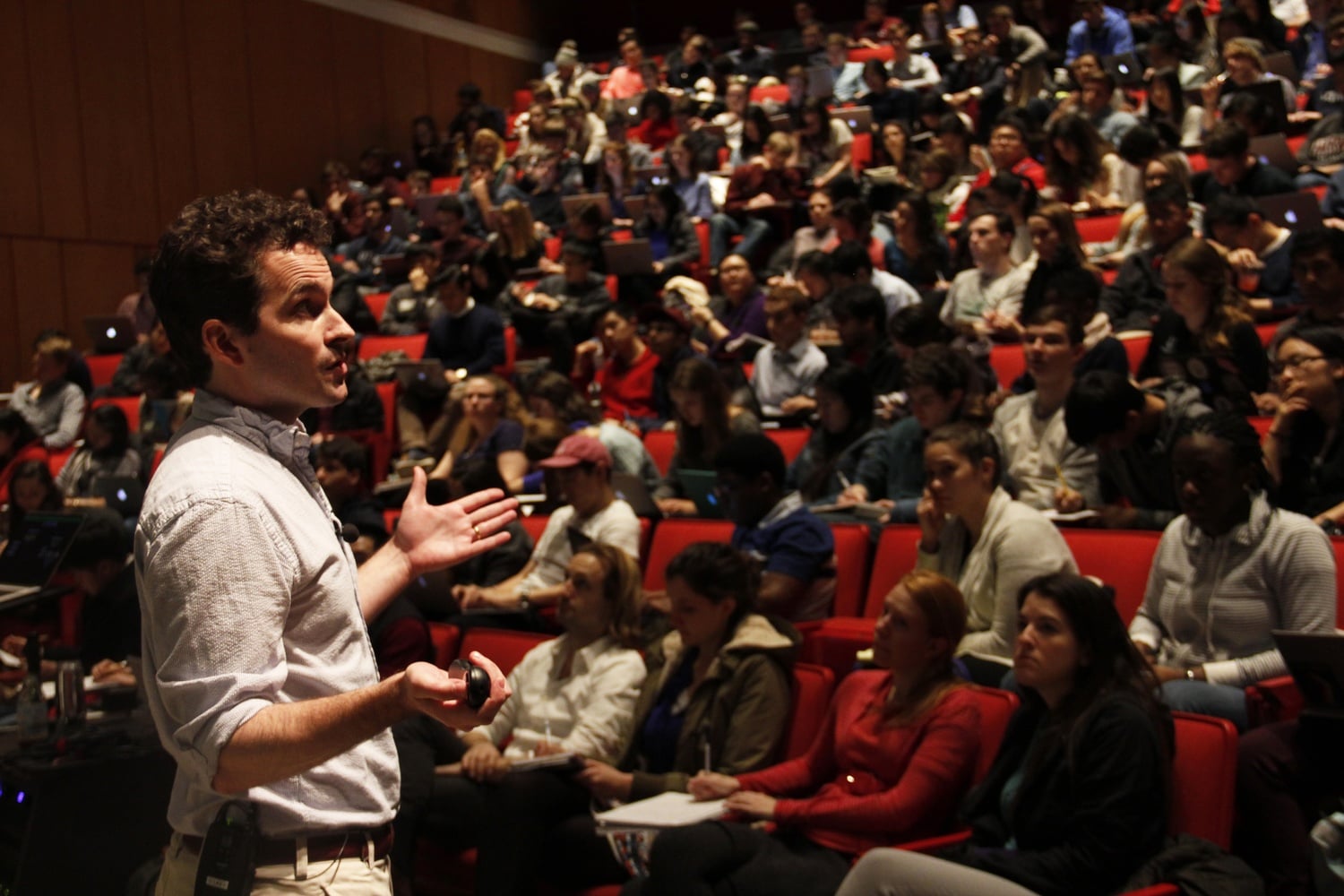 Professor Cushman lectures his PSY 15 Social Psychology Class.