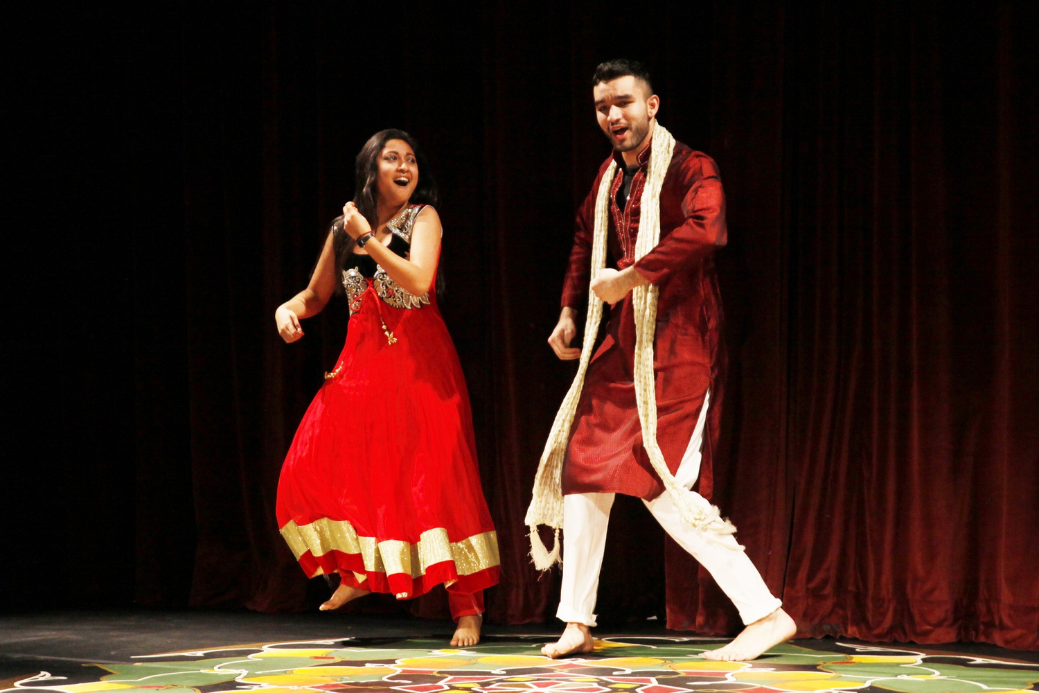 Ghungroo producers Kavya Pathak ‘17 and Nishant Kakar ‘17 partake in a dance-off.  