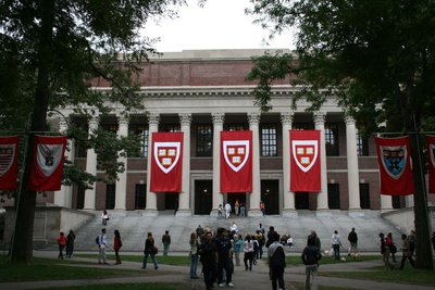 Cover image for Consulting Harvard
