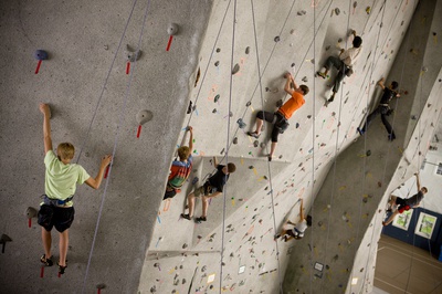 Cover image for Bigger, Better, Boulder