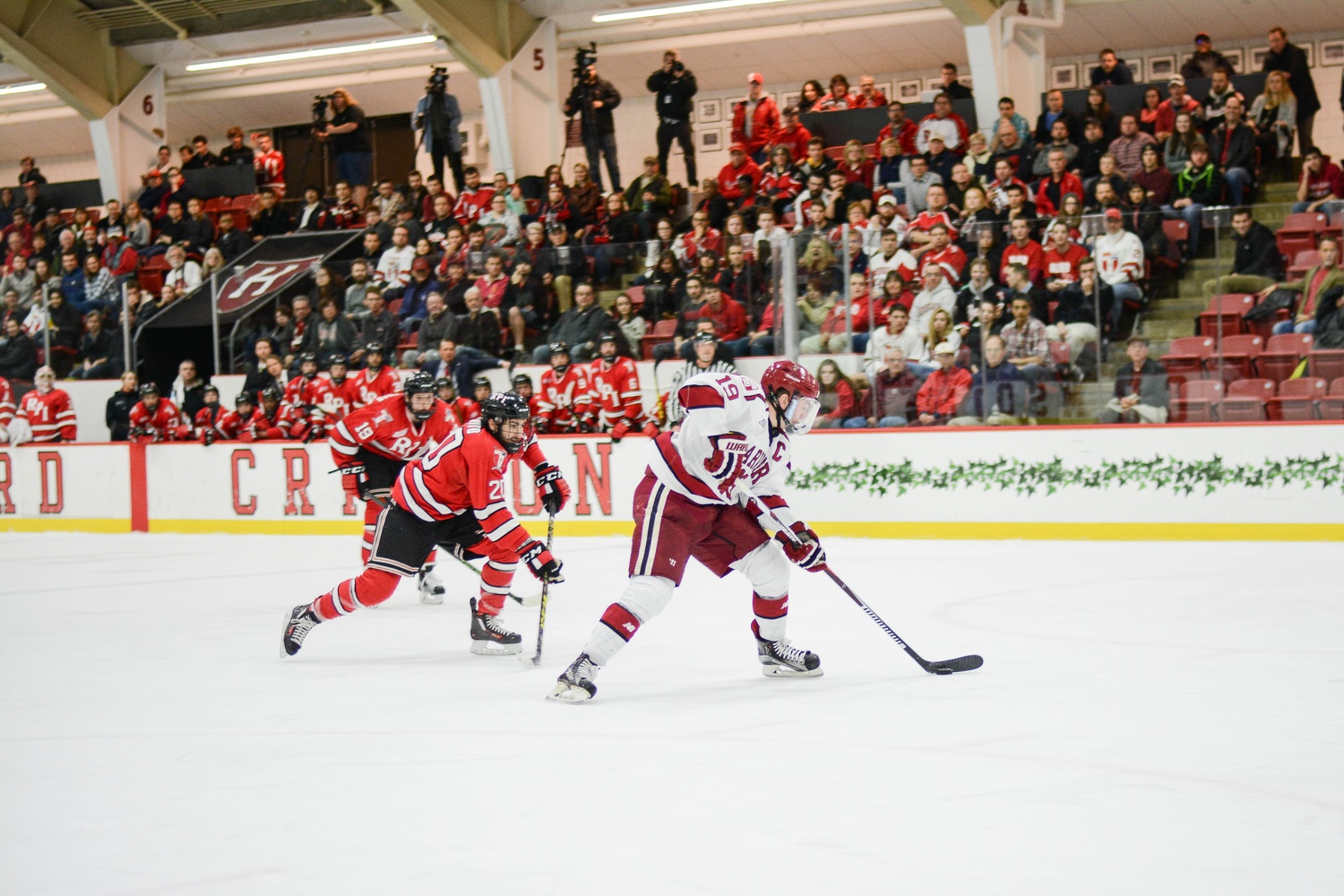 Jimmy Vesey's breakaway in the third period led to his second goal of the night and the Crimson's sixth.