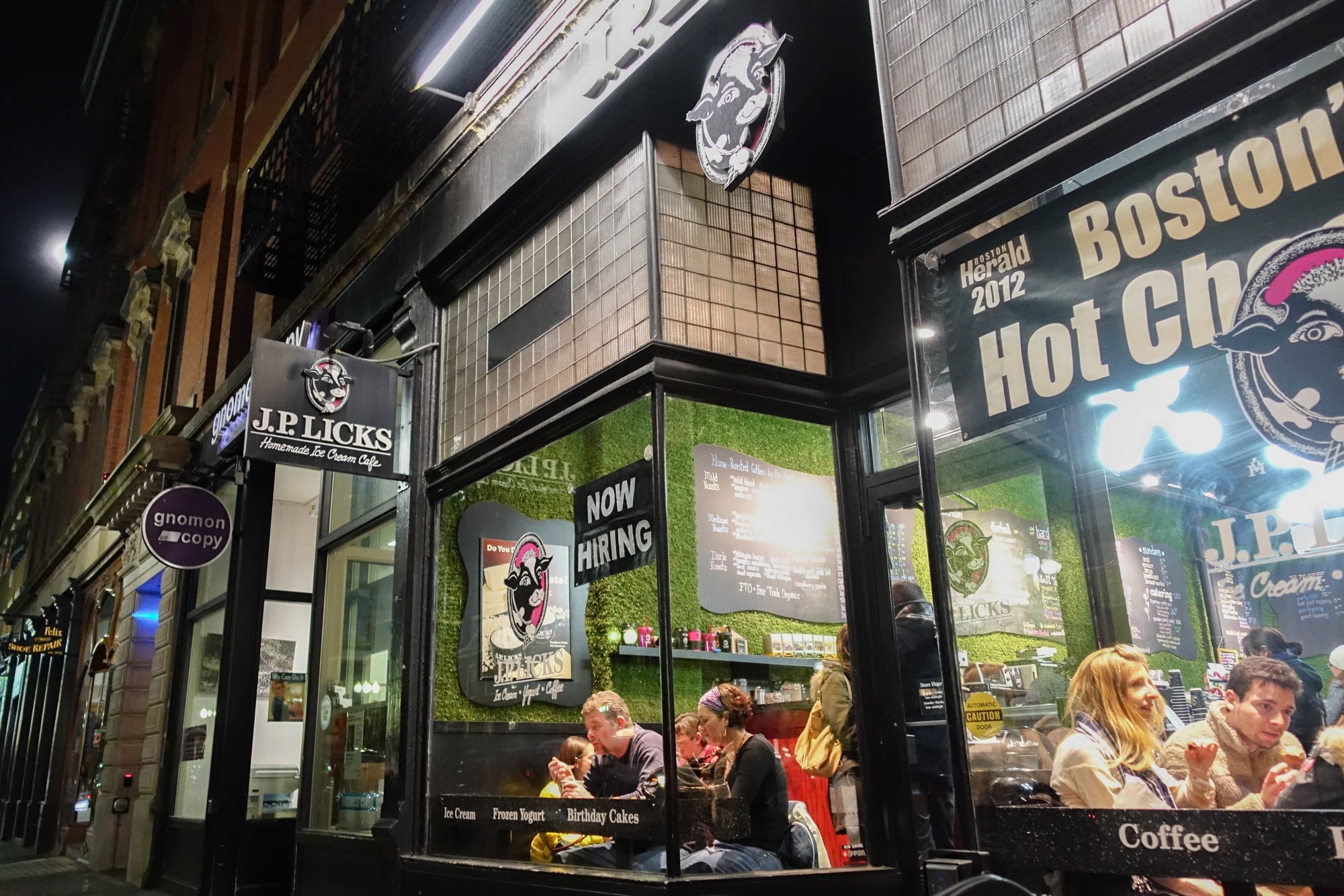 J.P. Licks, a popular eatery in Harvard Square, was one of the many options available to students on “high financial aid” who received a stipend for Spring Break dining if they stayed on campus due to the closure of dining halls.