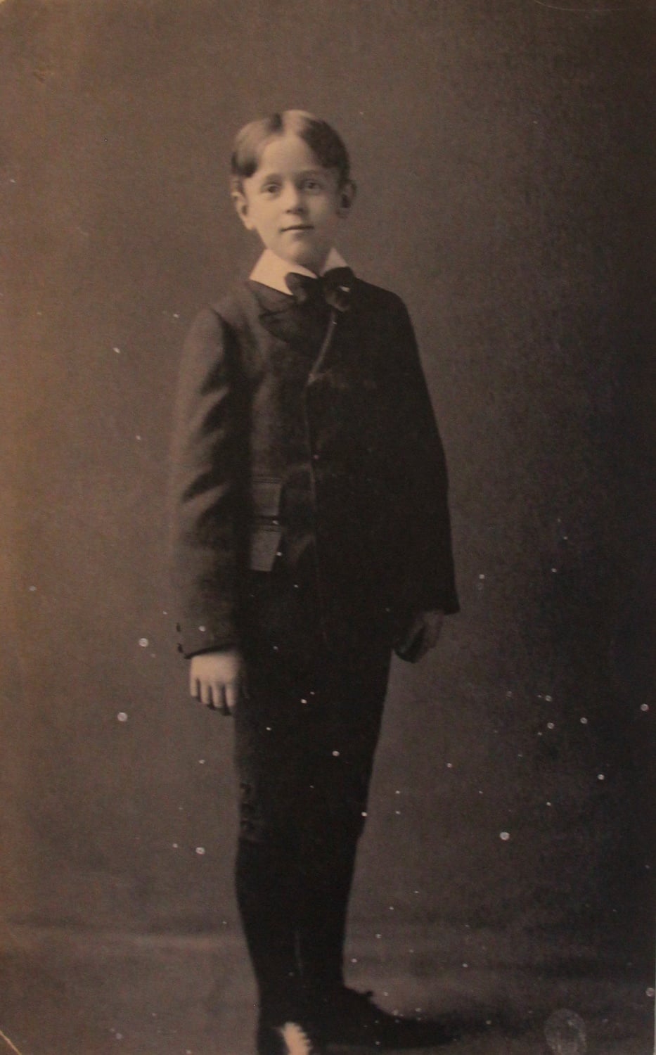 John Reed posing as a child. 
John Reed Additional Papers, 1887-1976 (MS Am 1091.3). Houghton Library, Harvard University.