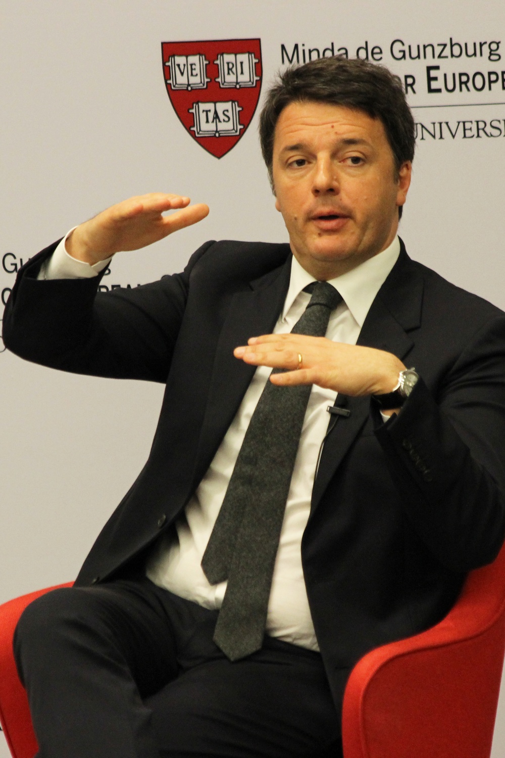  Italian Prime Minister Matteo Renzi speaks to a packed auditorium at the Harvard Art Museums Thursday morning. Mr. Renzi highlighted the importance of valuing individuals as unique citizens instead of mere numbers in light of recent terror attacks in Europe.