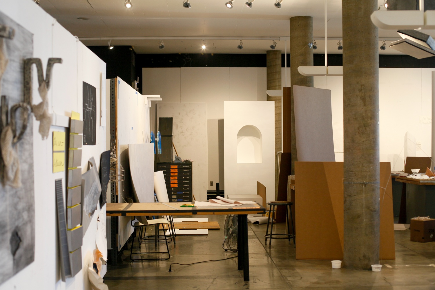 Part of the fourth floor of the Carpenter Center is dedicated to students enrolled in drawing based studio courses.