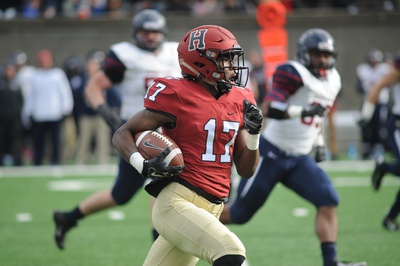 Cover image for Male Rookie of the Year: Justice Shelton-Mosley, Quick to Catch On