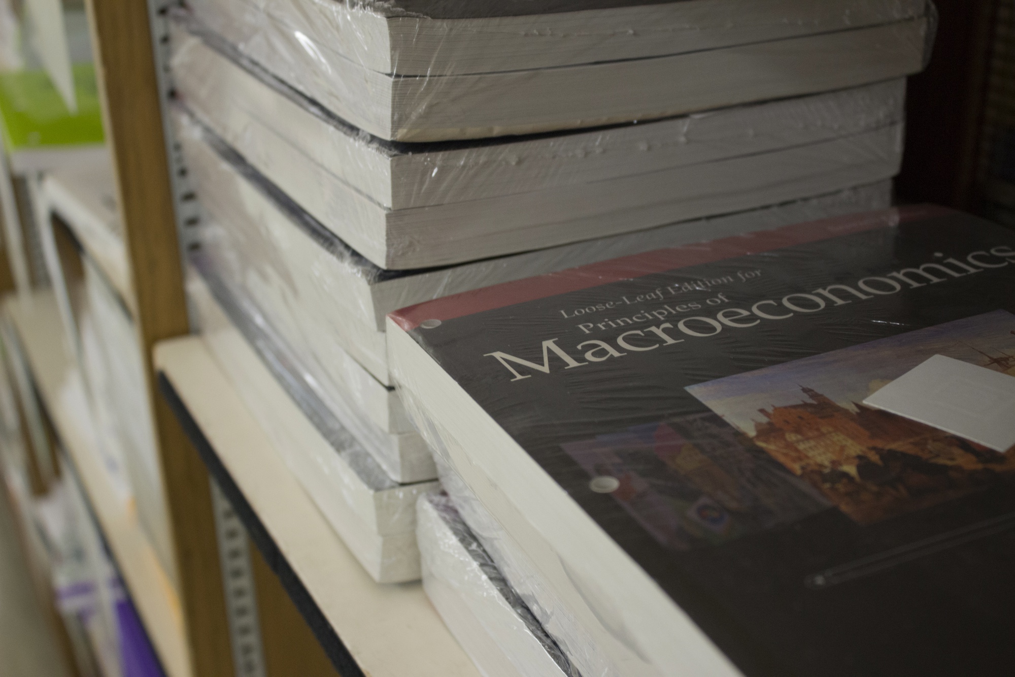 Students enrolled in Harvard’s introductory economics course must now purchase loose-leaf copies of N. Gregory Mankiw’s Principles of Microeconomics as well as a code to online materials. The course continues to face criticism for being too costly as a required and introductory course for Economics concentrators.