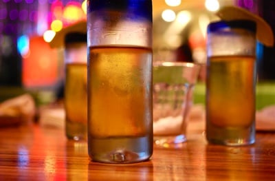 Cover image for Andrew 'n' Ben Do An Outdoor Bar Round-Up