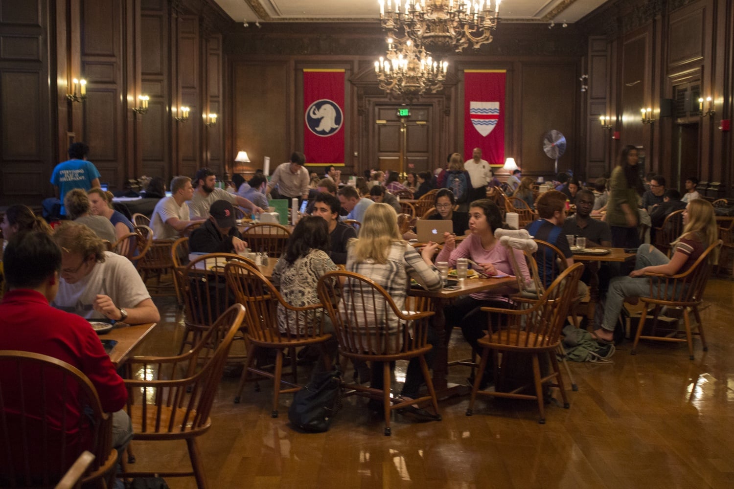 Just days before a proposed strike by Harvard University Dining workers, Eliot House residents dine on dessert. Harvard is stockpiling frozen foods in its dining halls ahead of a potential strike by Harvard’s dining services workers, according to workers stationed across the College’s dining halls.