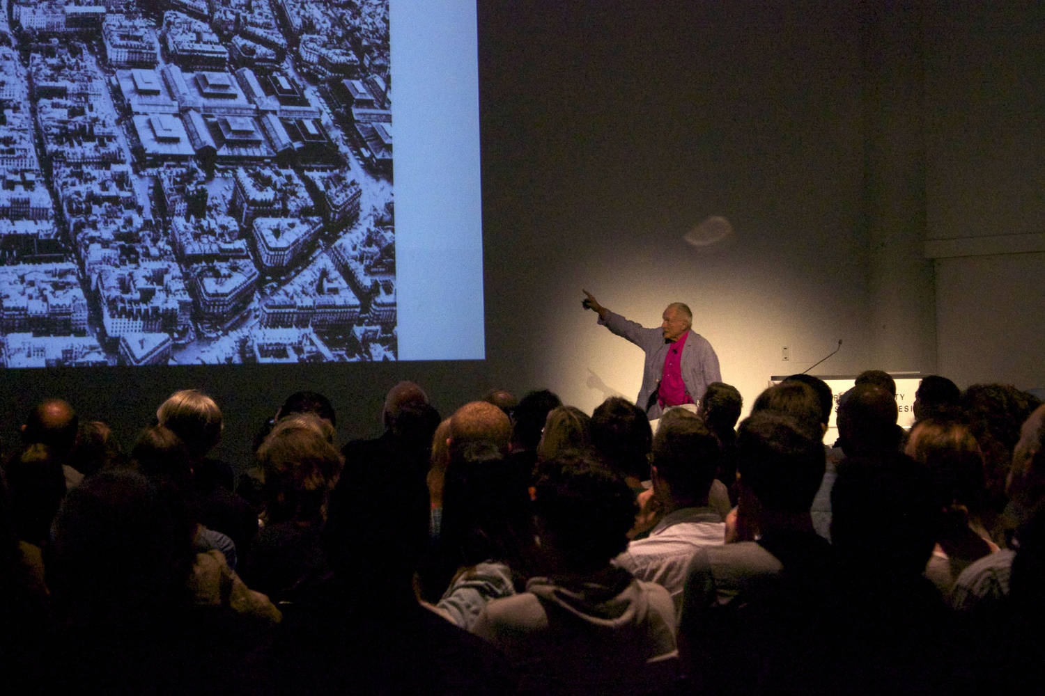 Noted architect Richard Rogers, who along with his wife is the 2016–17 Senior Loeb Scholar at the Harvard Graduate School of Design, describes how a building he designed shocked and then delighted Parisians. 
