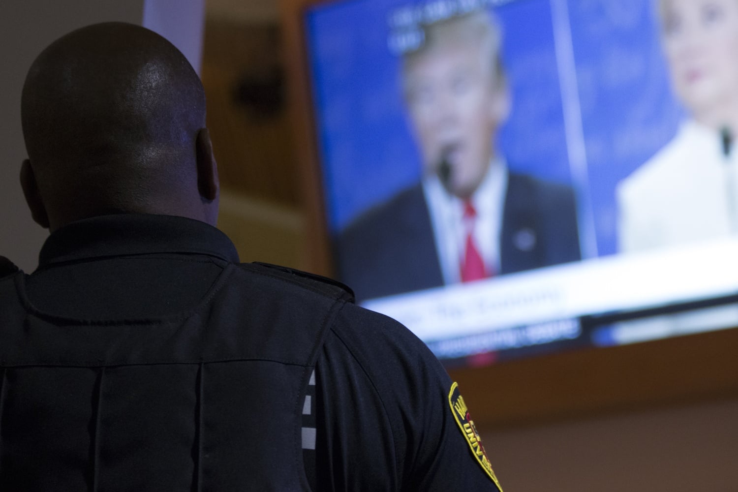 Attracting students, faculty, and staff, the IOP’s watch party brought scores to the JFK Forum to watch the third and final presidential debate in mid October. 