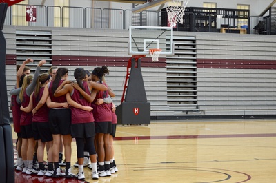 Cover image for Women's Basketball Looks to Compete for Top Spot 