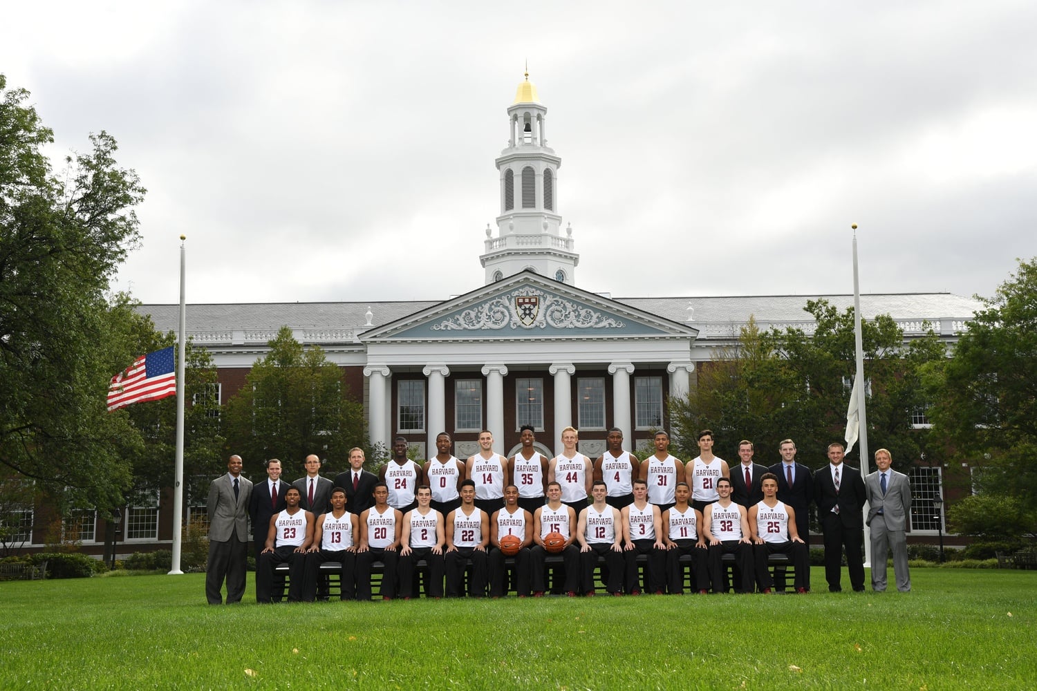 The men's basketball team looks to make its return to March Madness thanks to a loaded roster filled with both high-ceiling prospects and seasoned veterans.