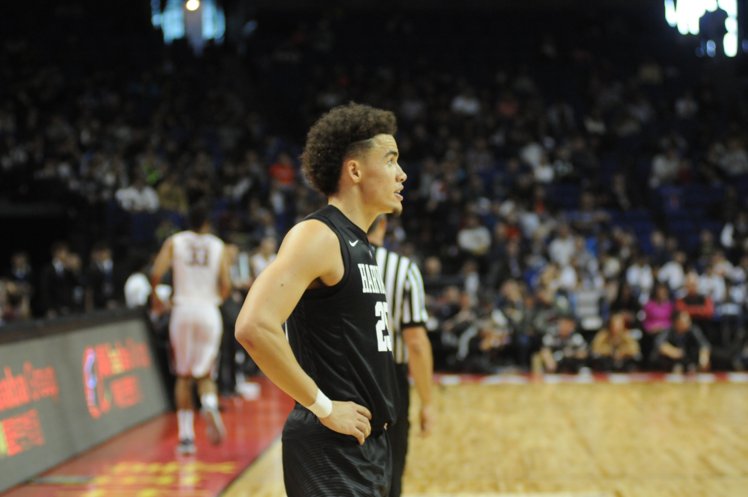 Corey Johnson ‘20 was unable to get it going from the three point line against Stanford for the Crimson. The Crimson fell to Stanford during the Pac-12 China game, with a final score of 80-70.