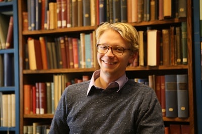Cover image for Luke Heine in the library