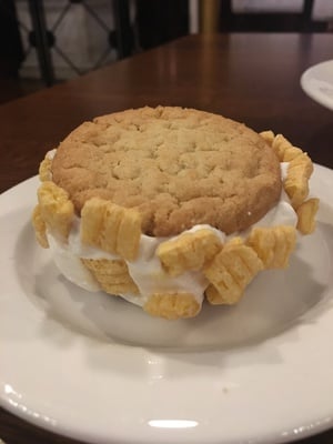 Cover image for Ice Cream Sandiwch